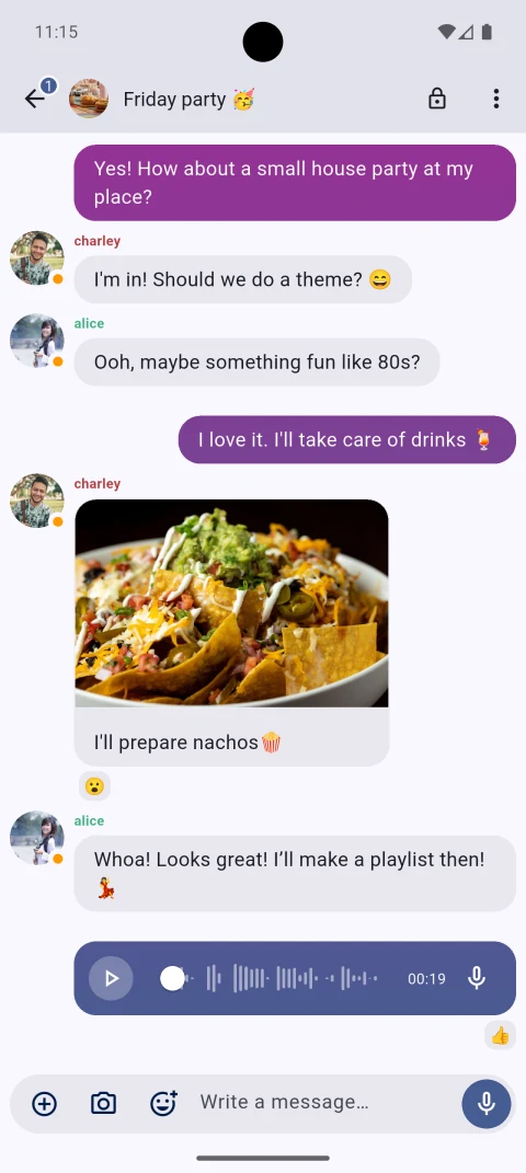 FluffyChat: Group messages with files and voice messages